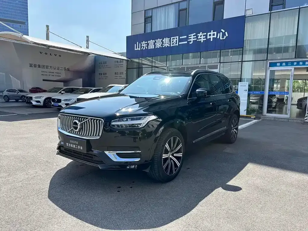 Volvo XC90 — фото 1