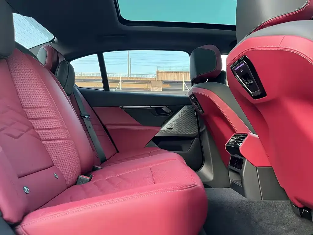 BMW i5 2024 из CN, фото 3