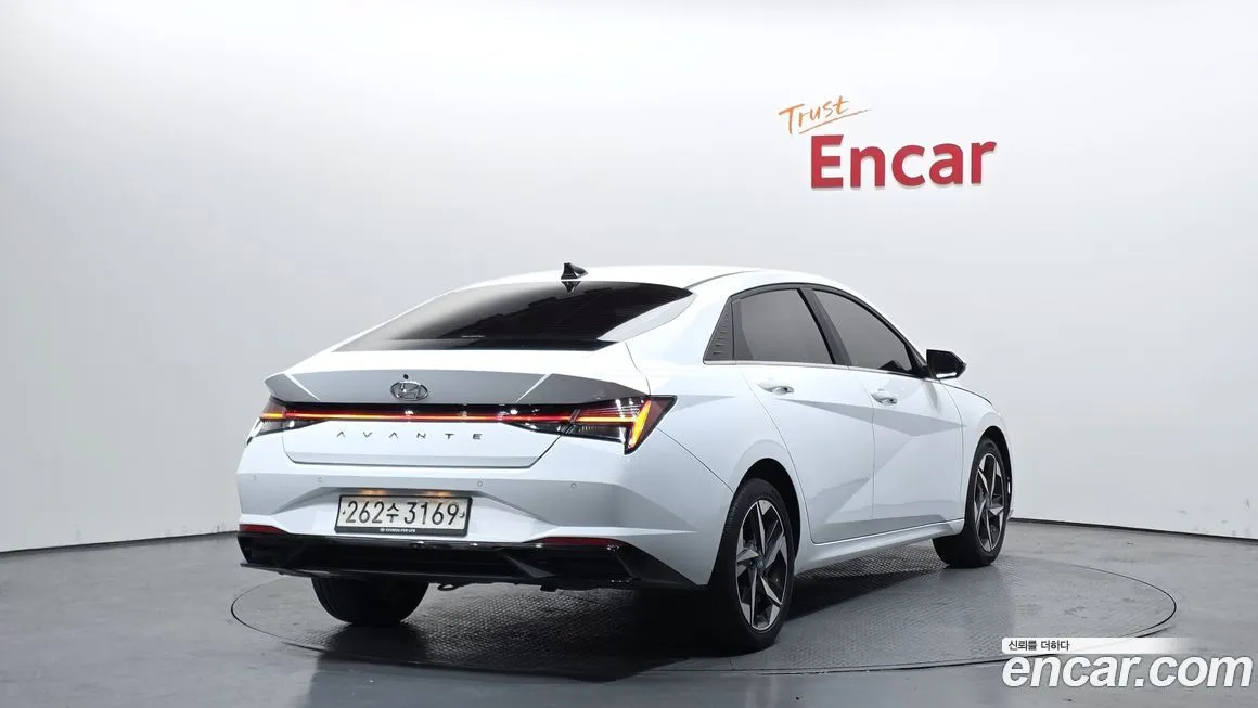 Hyundai AVANTE — фото 3