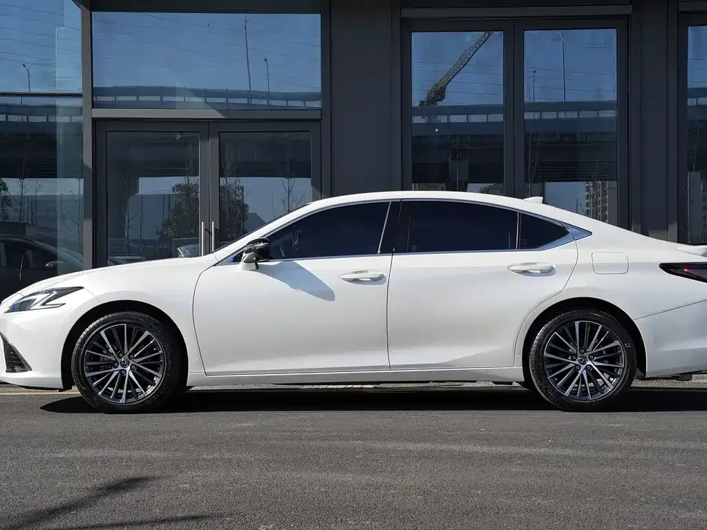 Lexus ES 2024 из CN, фото 2
