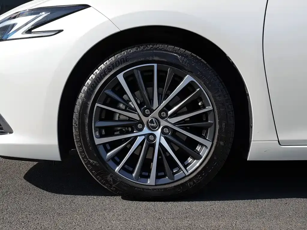 Lexus ES 2024 из CN, фото 9
