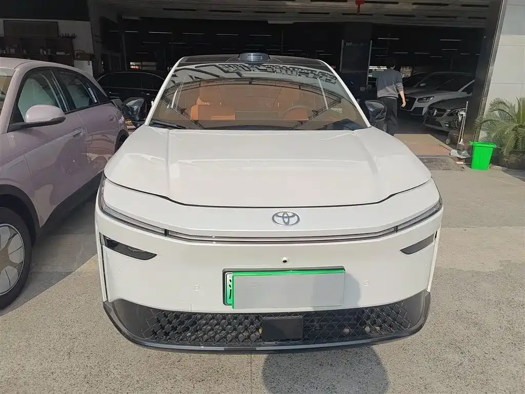 Toyota Platinum 3X 2025 из CN, фото 3