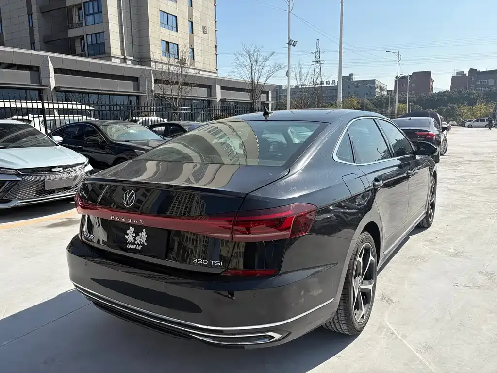 Volkswagen Passat 2023 из CN, фото 2