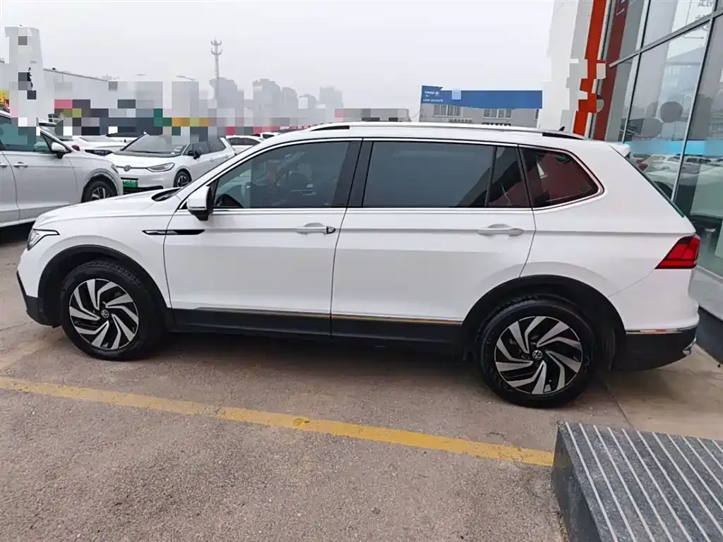 Volkswagen Tiguan L 2023 из CN, фото 3