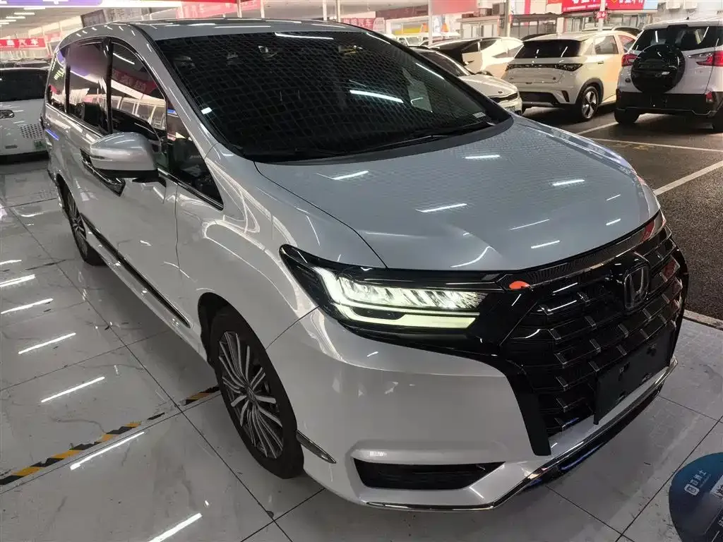 Honda Elysion 2024 из CN, фото 6