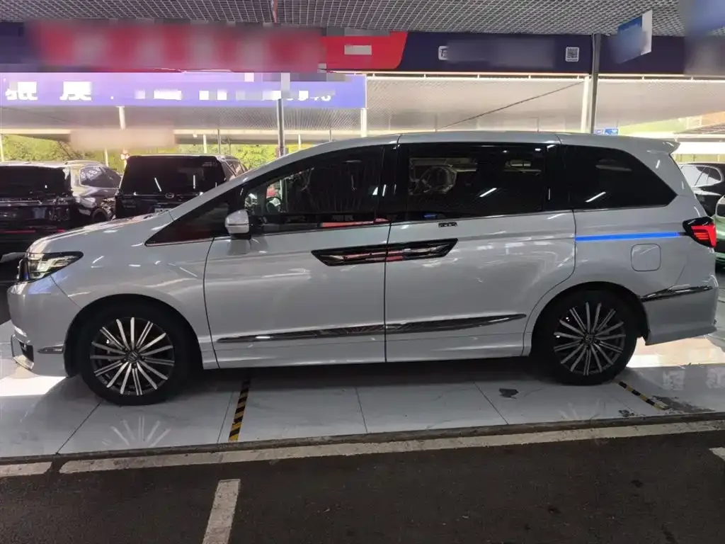 Honda Elysion 2024 из CN, фото 10