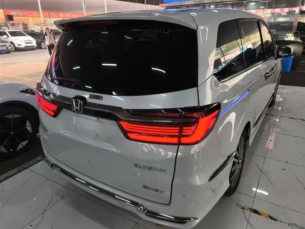 Honda Elysion 2024 из CN, фото 9