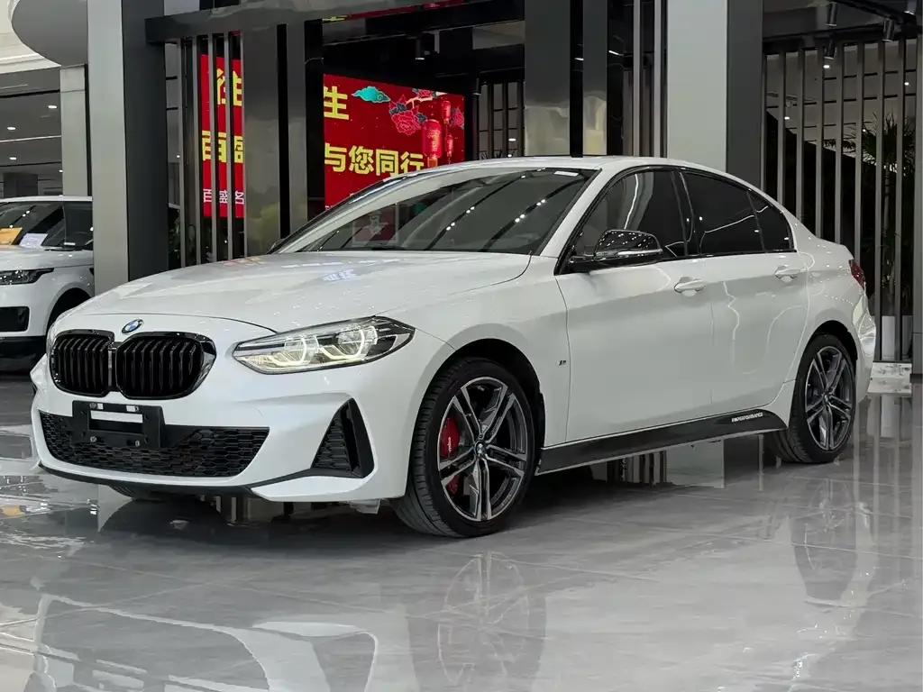 BMW 1 Series 2021 из CN, фото 1