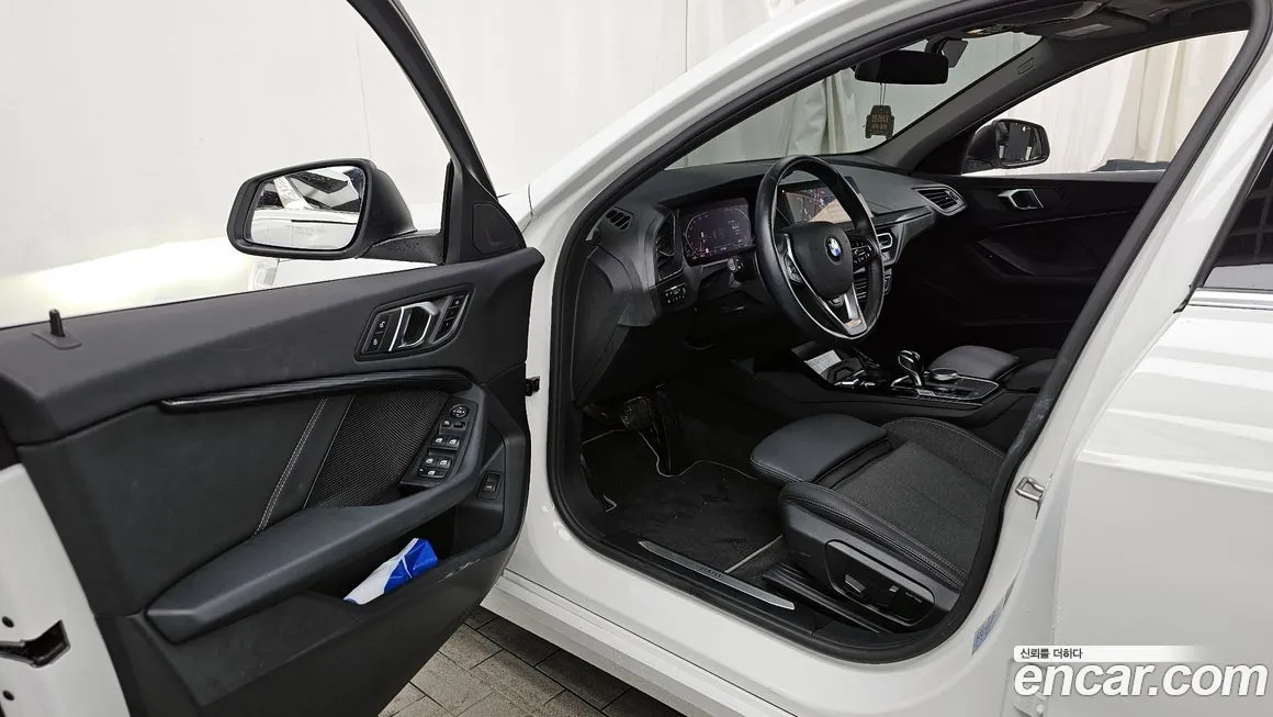 BMW 1-Series 2024 из KR, фото 10