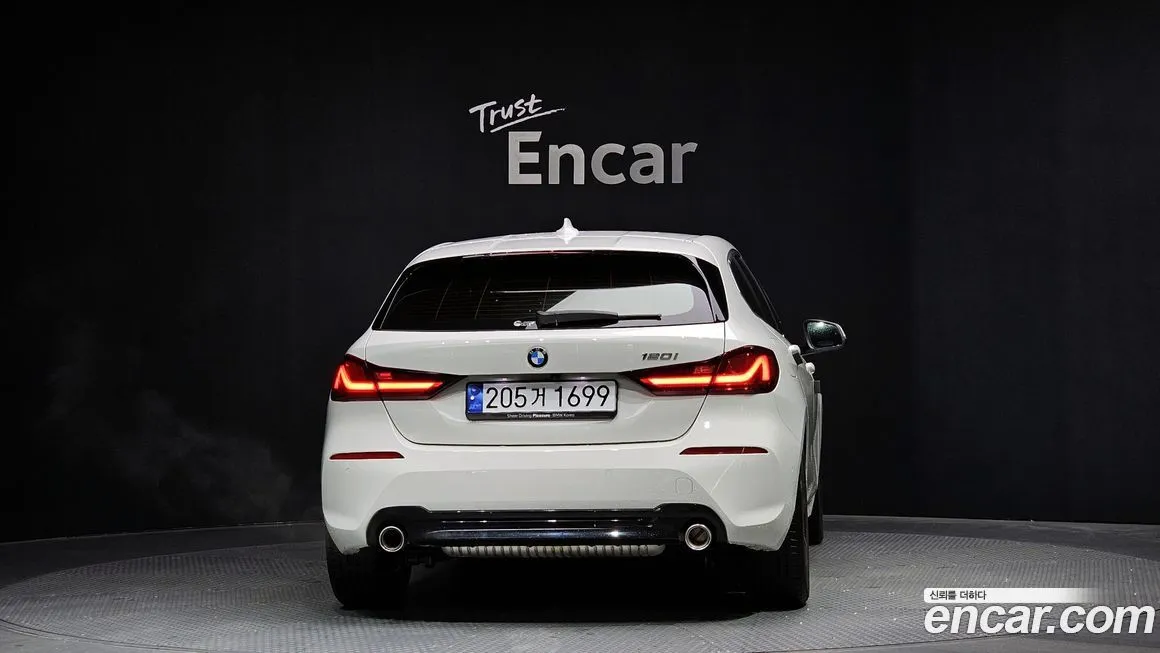 BMW 1-Series 2024 из KR, фото 4