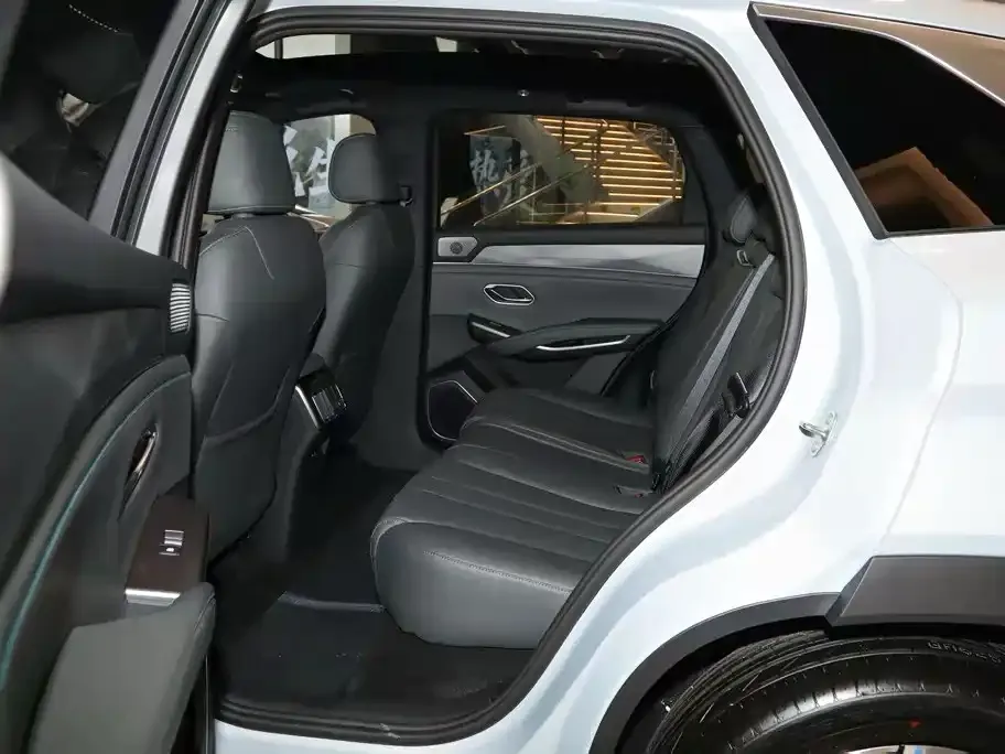 BYD L DM-i 2025 из CN, фото 2