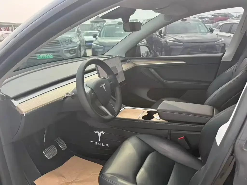 Tesla Model Y 2023 из CN, фото 9