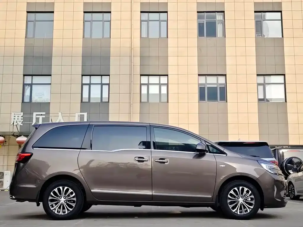 Buick GL8 2022 из CN, фото 5