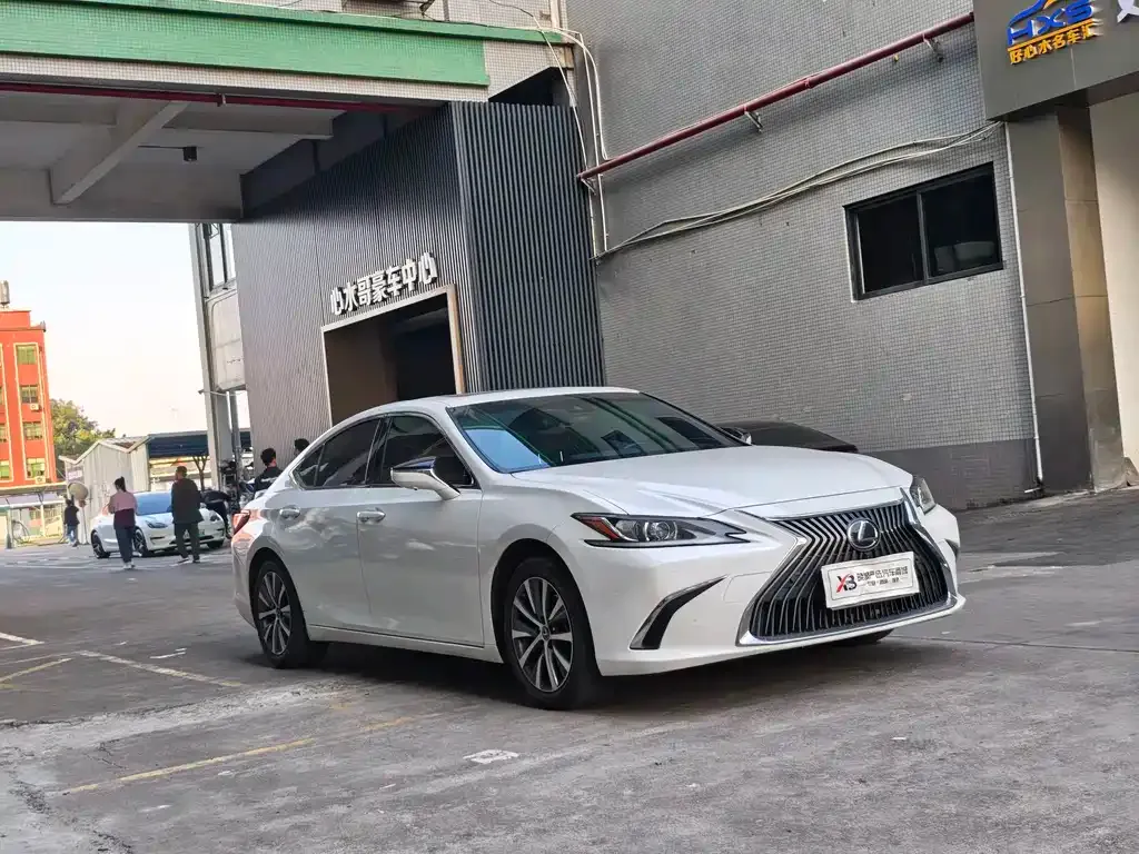 Lexus ES 2021 из CN, фото 9