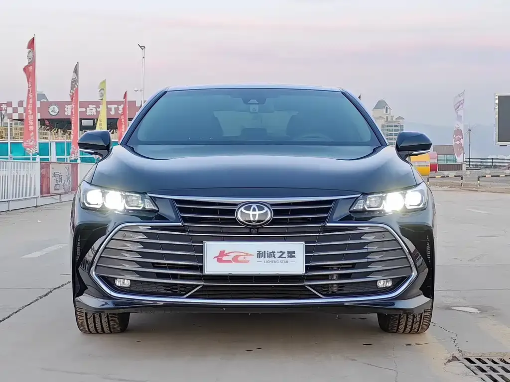 Toyota Avalon 2022 из CN, фото 1