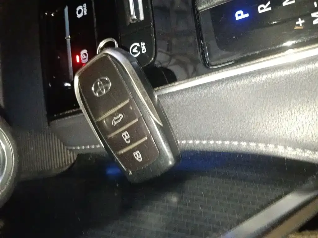 Toyota Venza 2023 из CN, фото 9