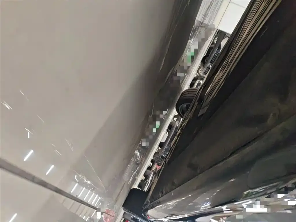 BMW 5 Series 2022 из CN, фото 10