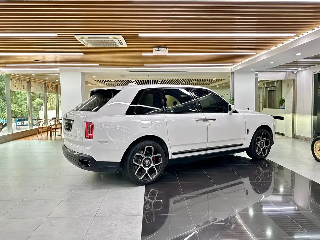 Rolls-Royce Cullinan 2023 из CN, фото 2