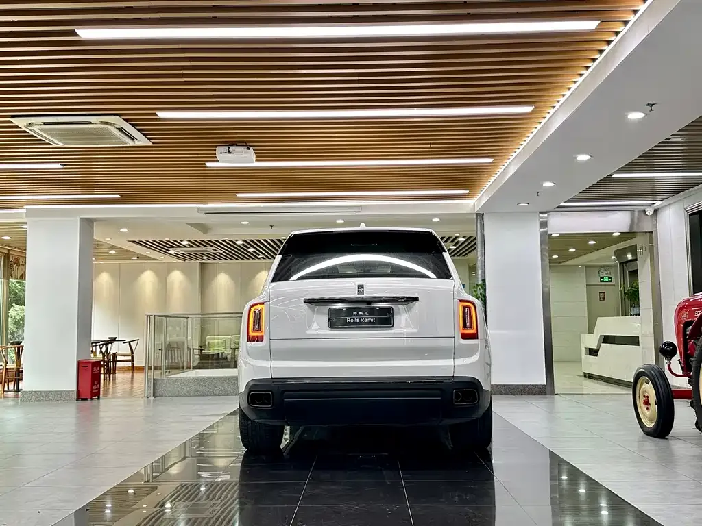 Rolls-Royce Cullinan 2023 из CN, фото 4