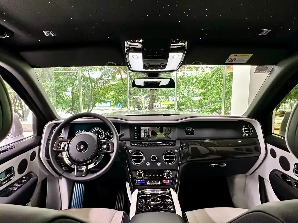 Rolls-Royce Cullinan 2023 из CN, фото 9