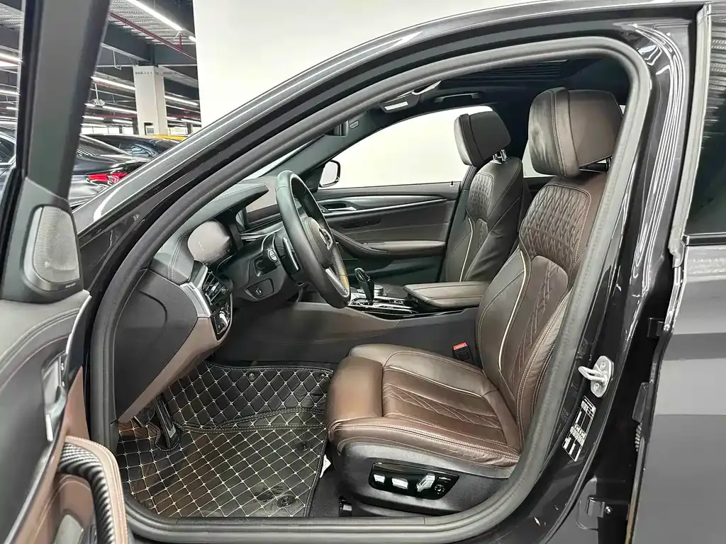 BMW 5 Series (Import) 2023 из CN, фото 4