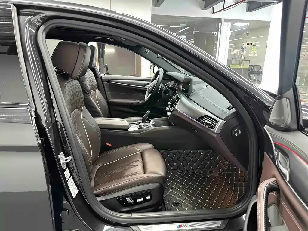 BMW 5 Series (Import) 2023 из CN, фото 8