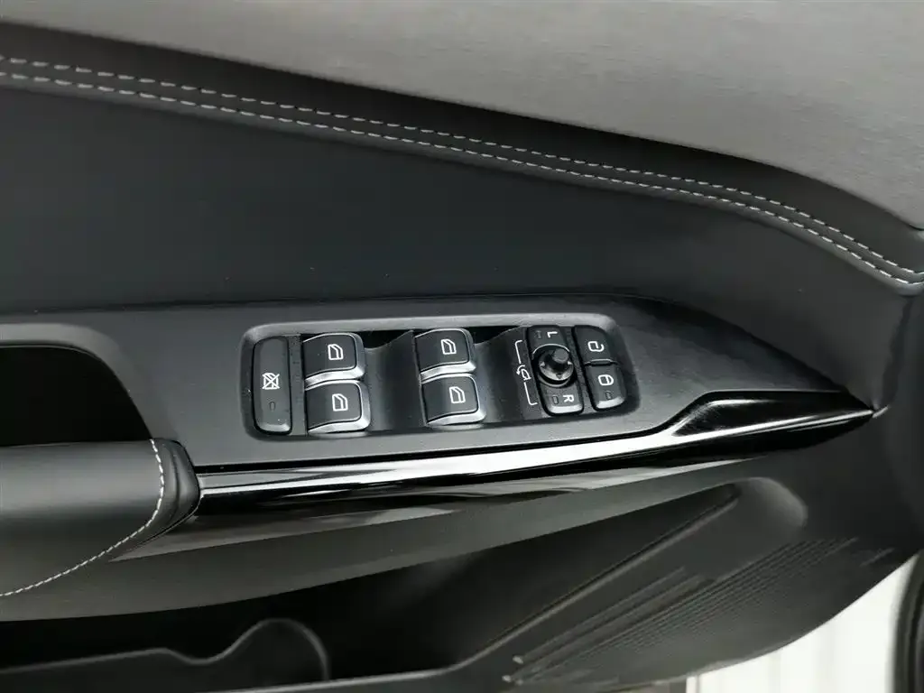 Lynk & Co 02 Hatchback 2023 из CN, фото 9