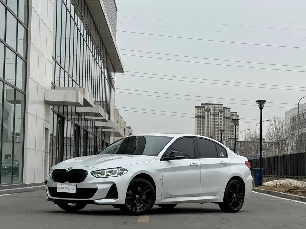 BMW 1 Series 2022 из CN, фото 1