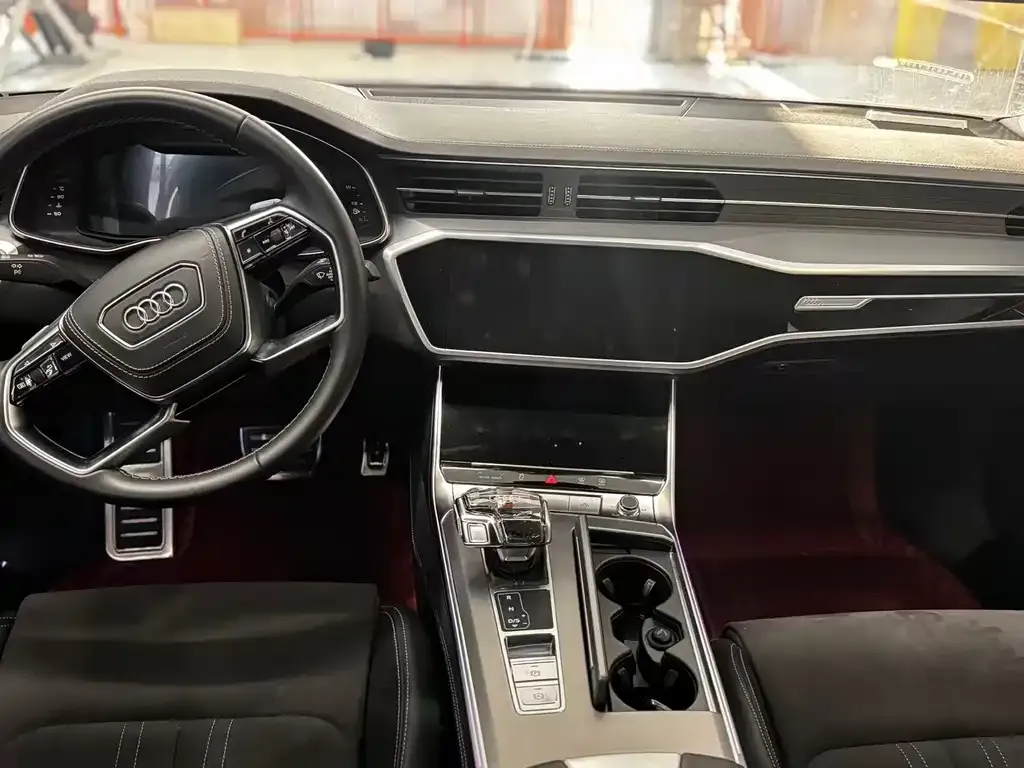 Audi A7L 2024 из CN, фото 2