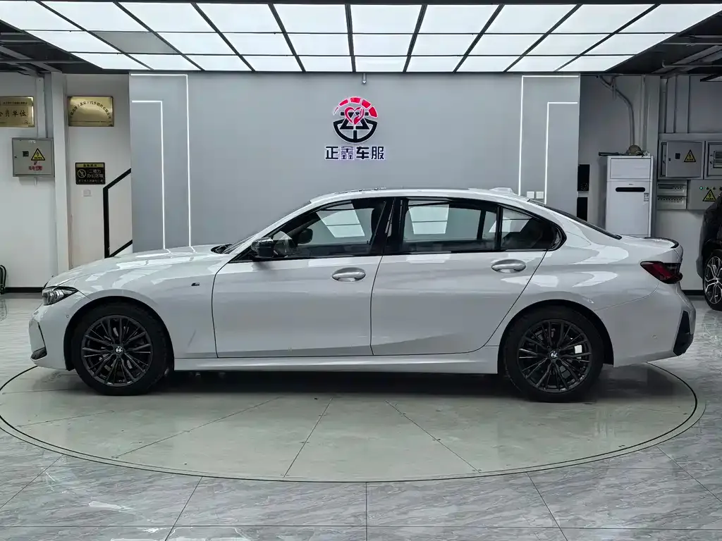 BMW 3 Series 2023 из CN, фото 7