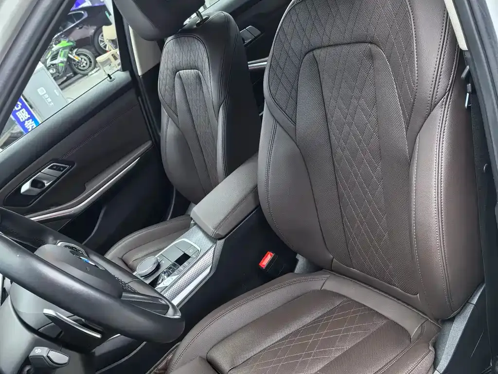 BMW 3 Series 2023 из CN, фото 3