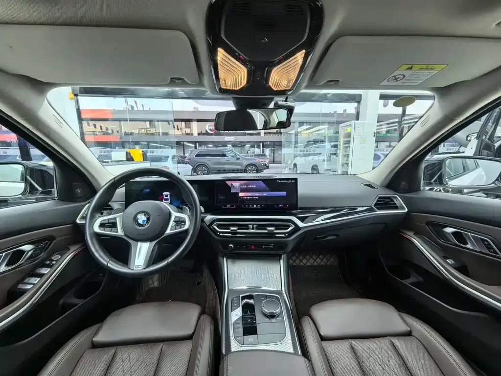 BMW 3 Series 2023 из CN, фото 4