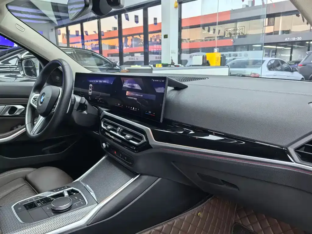BMW 3 Series 2023 из CN, фото 8