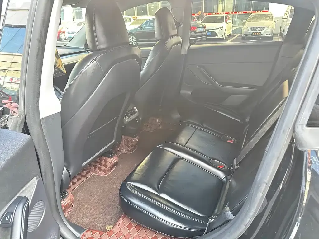 Tesla Model Y 2023 из CN, фото 3