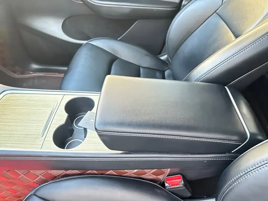 Tesla Model Y 2023 из CN, фото 2
