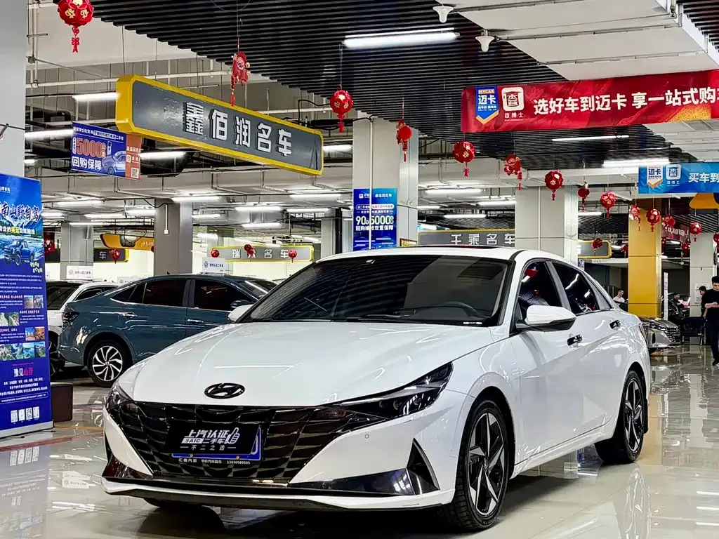 Hyundai Elantra 2023 из CN, фото 1