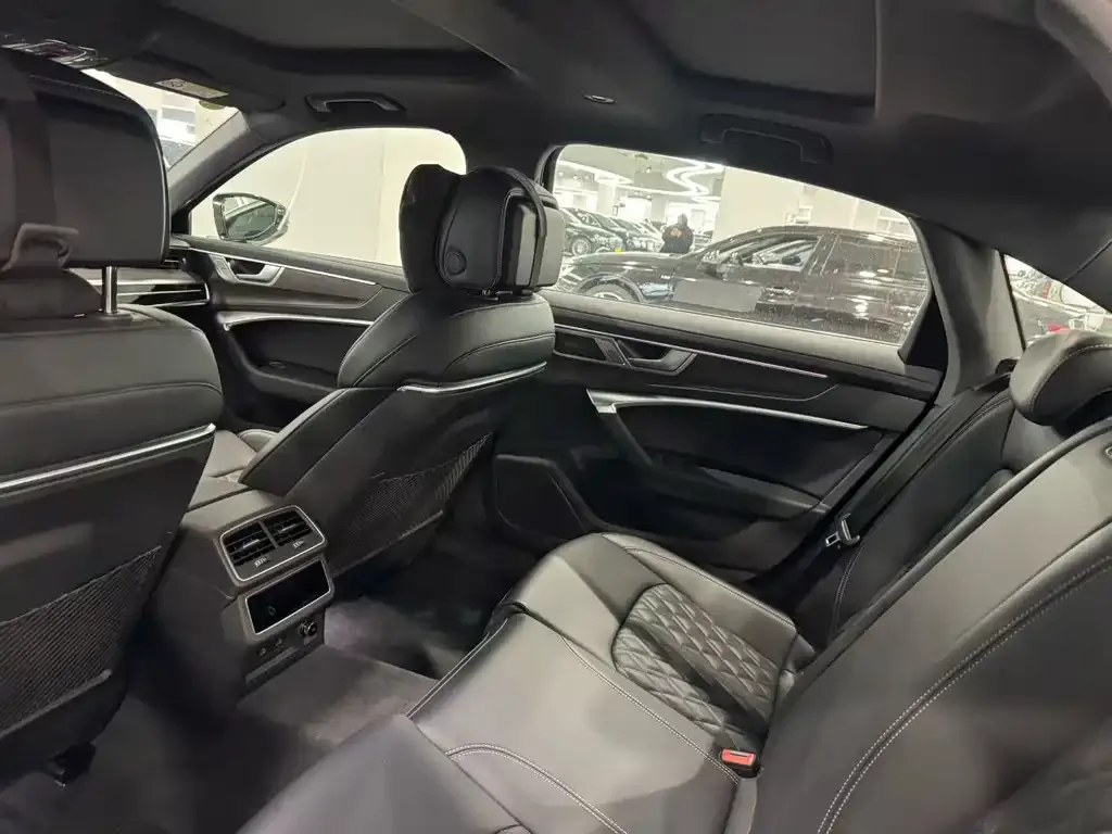 Audi A6L 2025 из CN, фото 9