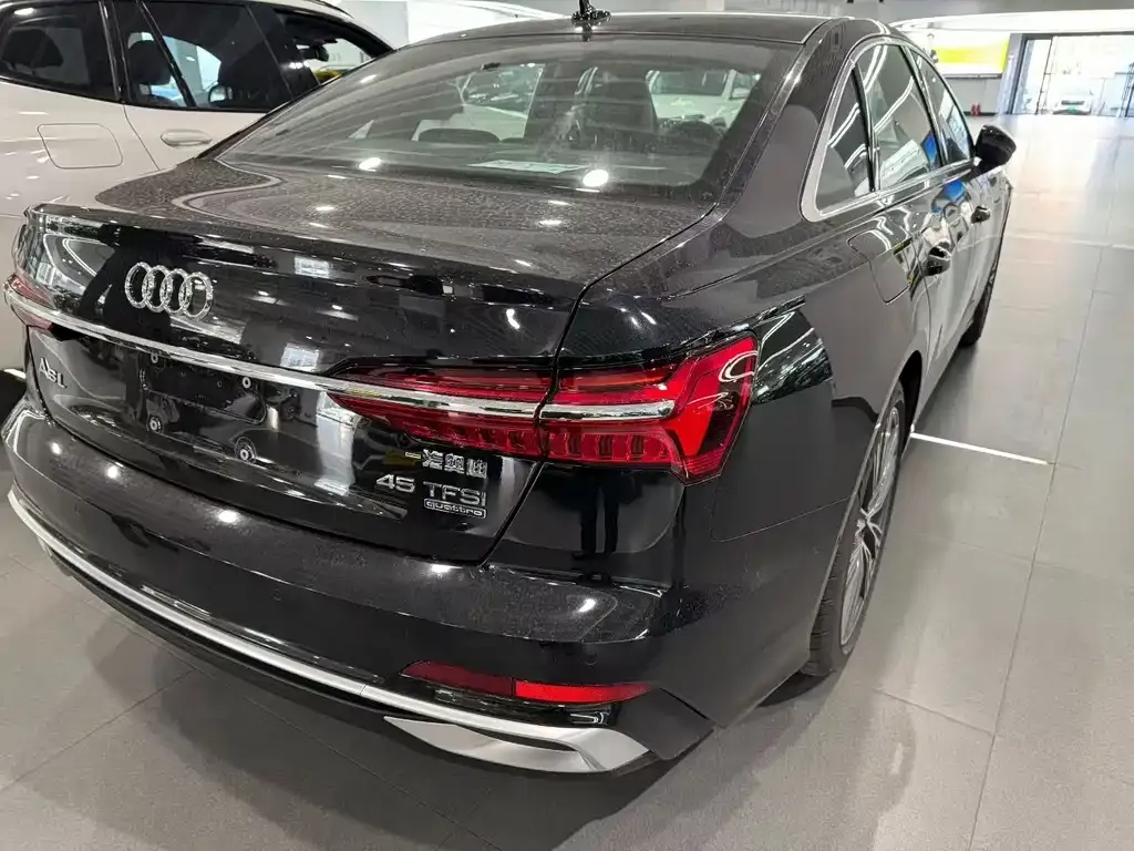 Audi A6L 2025 из CN, фото 7