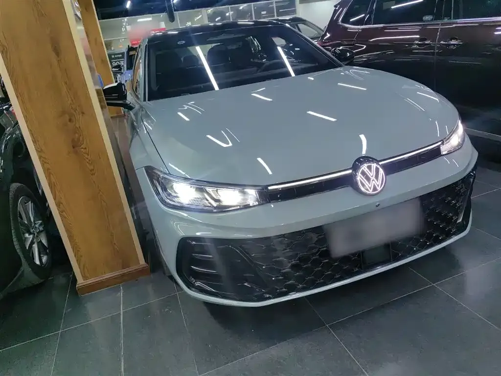 Volkswagen Passat 2024 из CN, фото 6