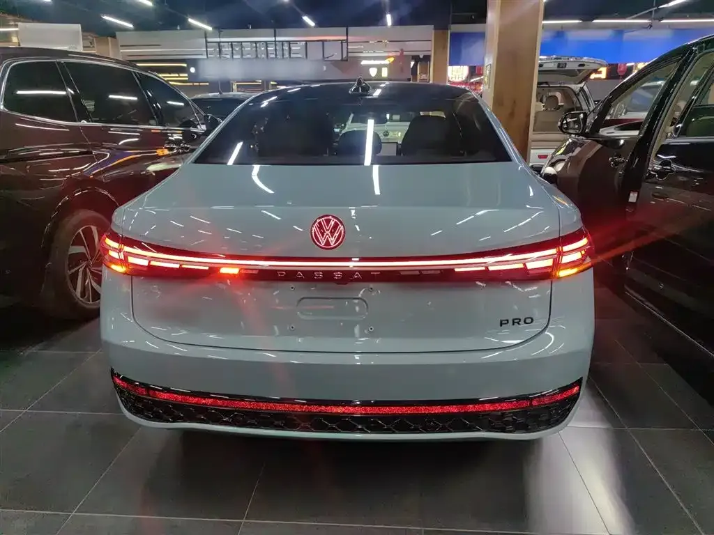 Volkswagen Passat 2024 из CN, фото 5