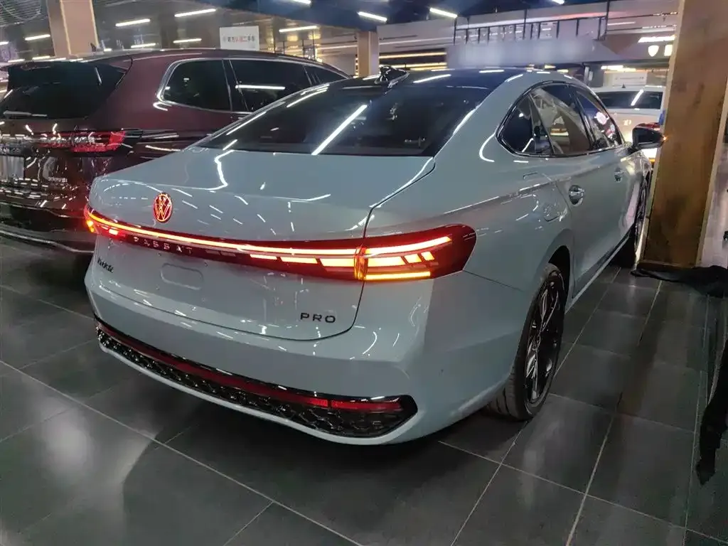 Volkswagen Passat 2024 из CN, фото 10