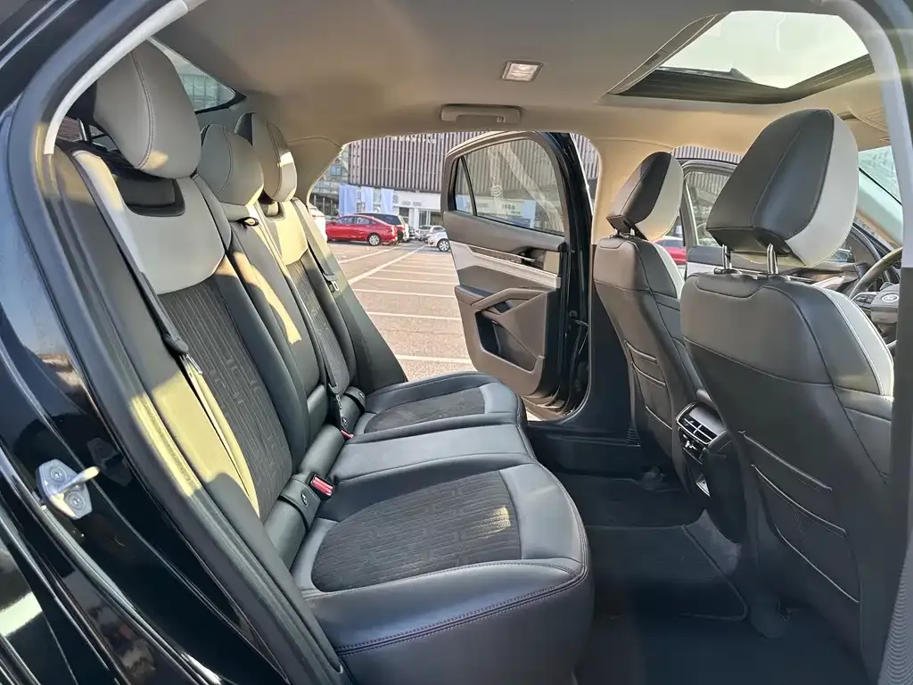 Ford Mondeo 2023 из CN, фото 9