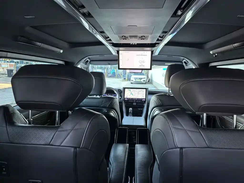 Toyota Alphard 2023 из CN, фото 4