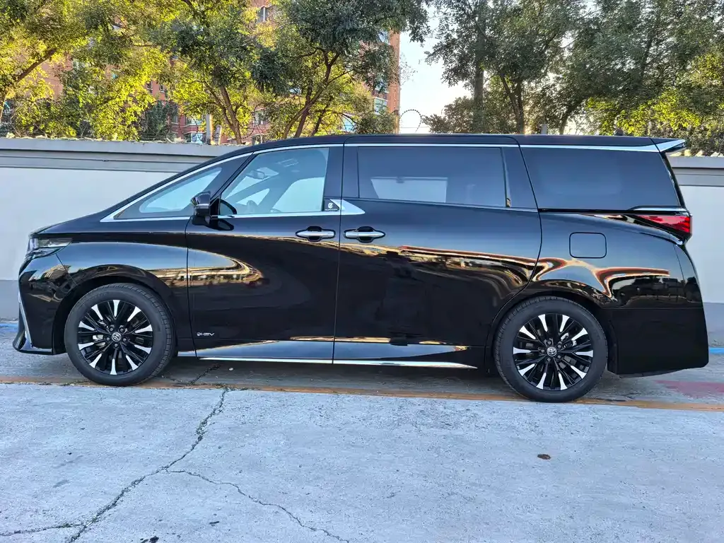 Toyota Alphard 2023 из CN, фото 10