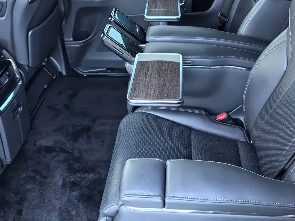 Toyota Alphard 2023 из CN, фото 5