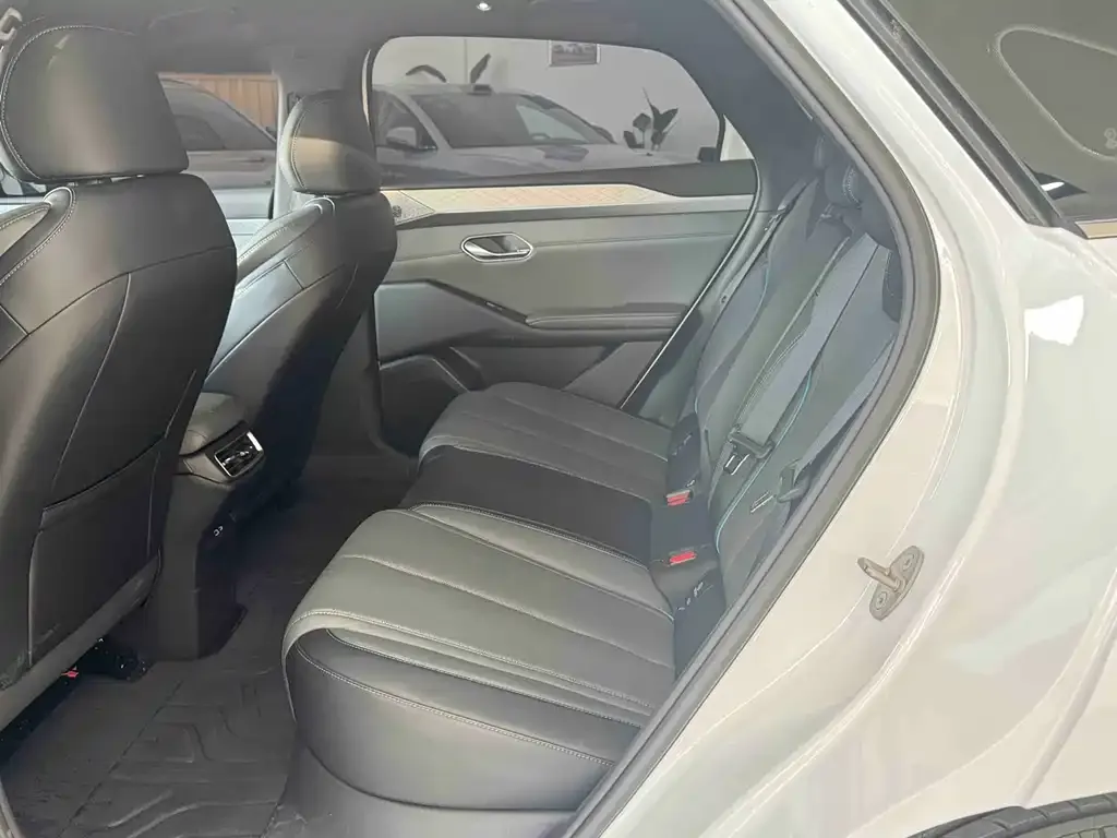BYD Qin L 2025 из CN, фото 2
