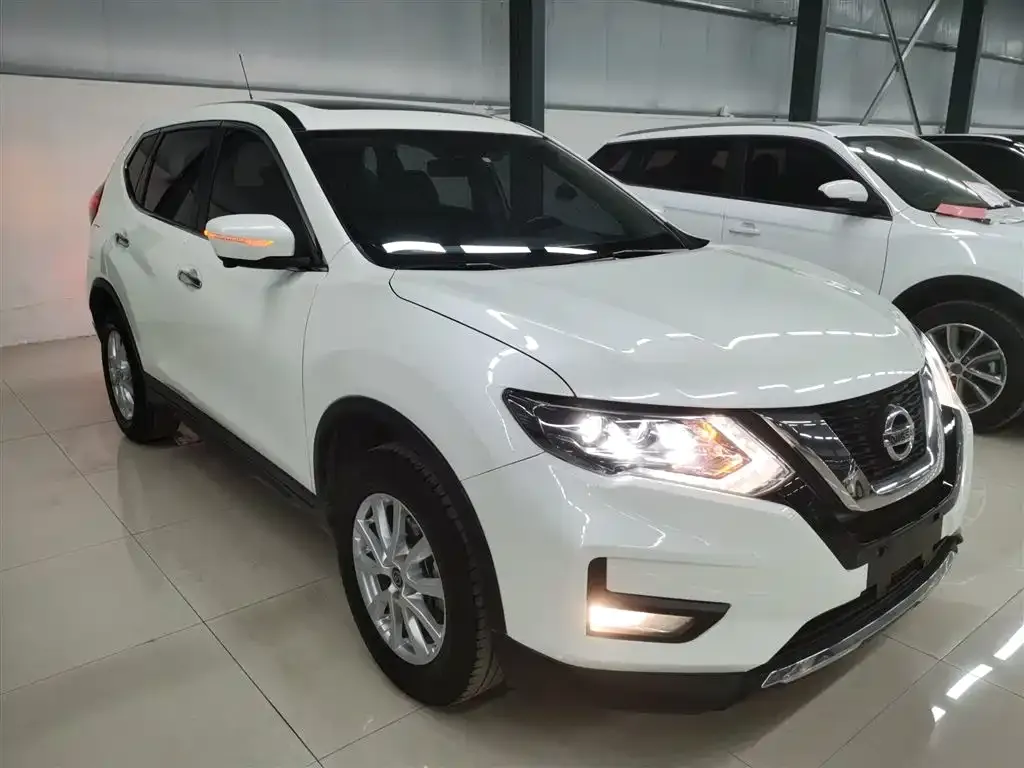 Nissan X-Trail — фото 10