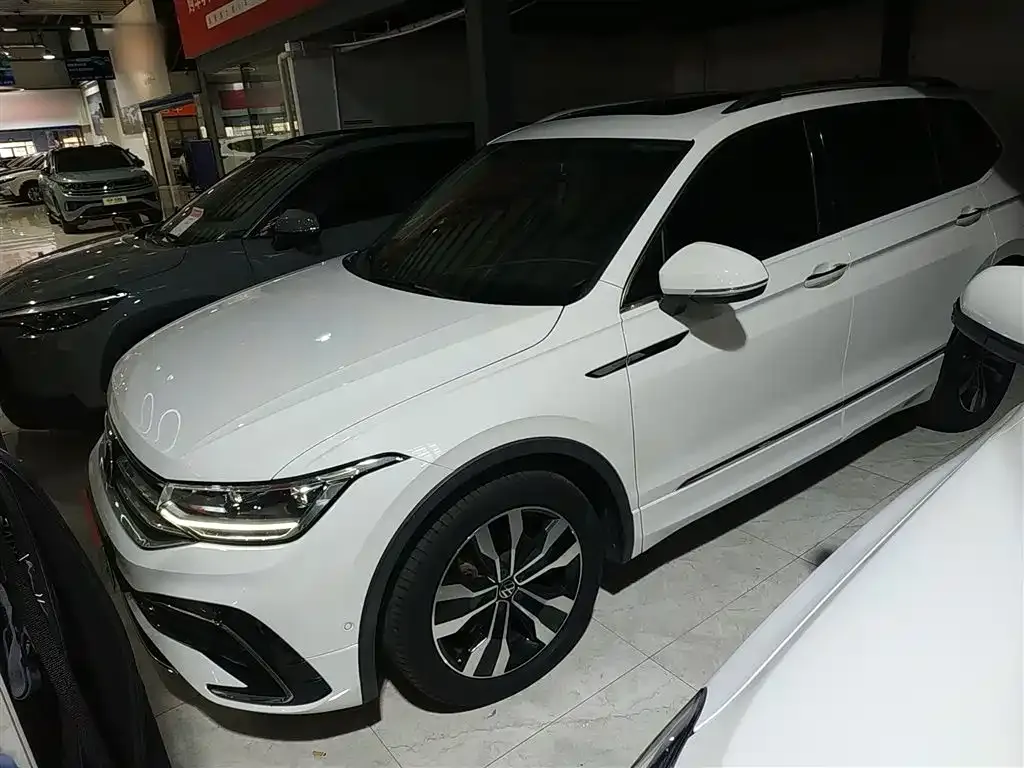 Volkswagen Tiguan L 2022 из CN, фото 10