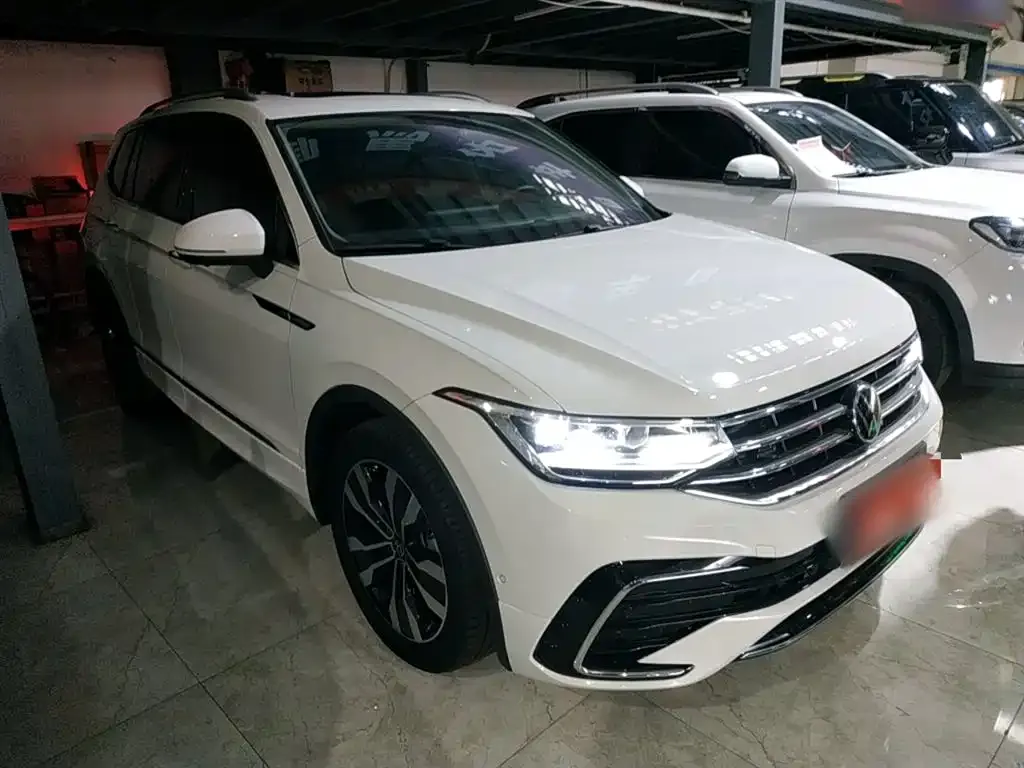 Volkswagen Tiguan L 2022 из CN, фото 8