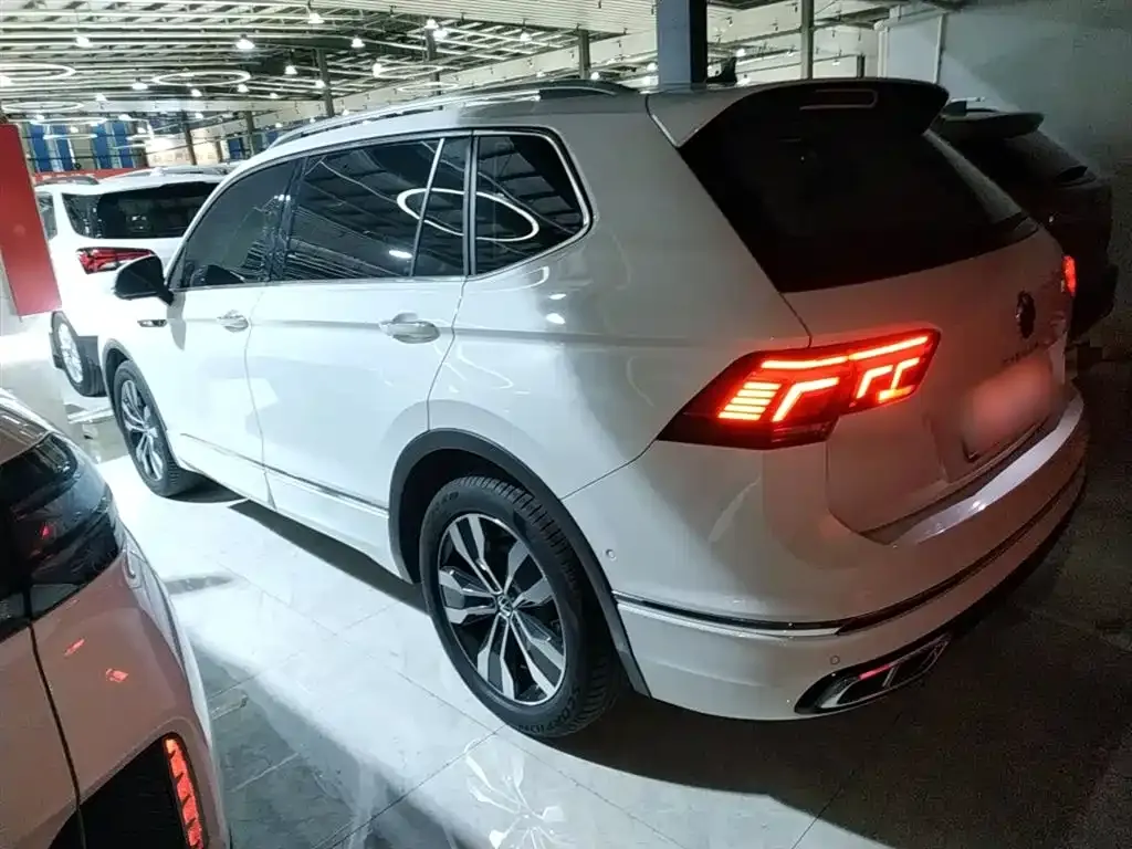 Volkswagen Tiguan L 2022 из CN, фото 4